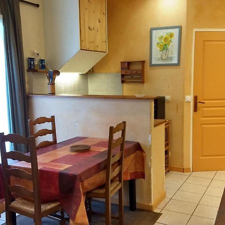 Logement Tranquille Et Frais Proche Gare Au Rdc Saumur Exterior foto