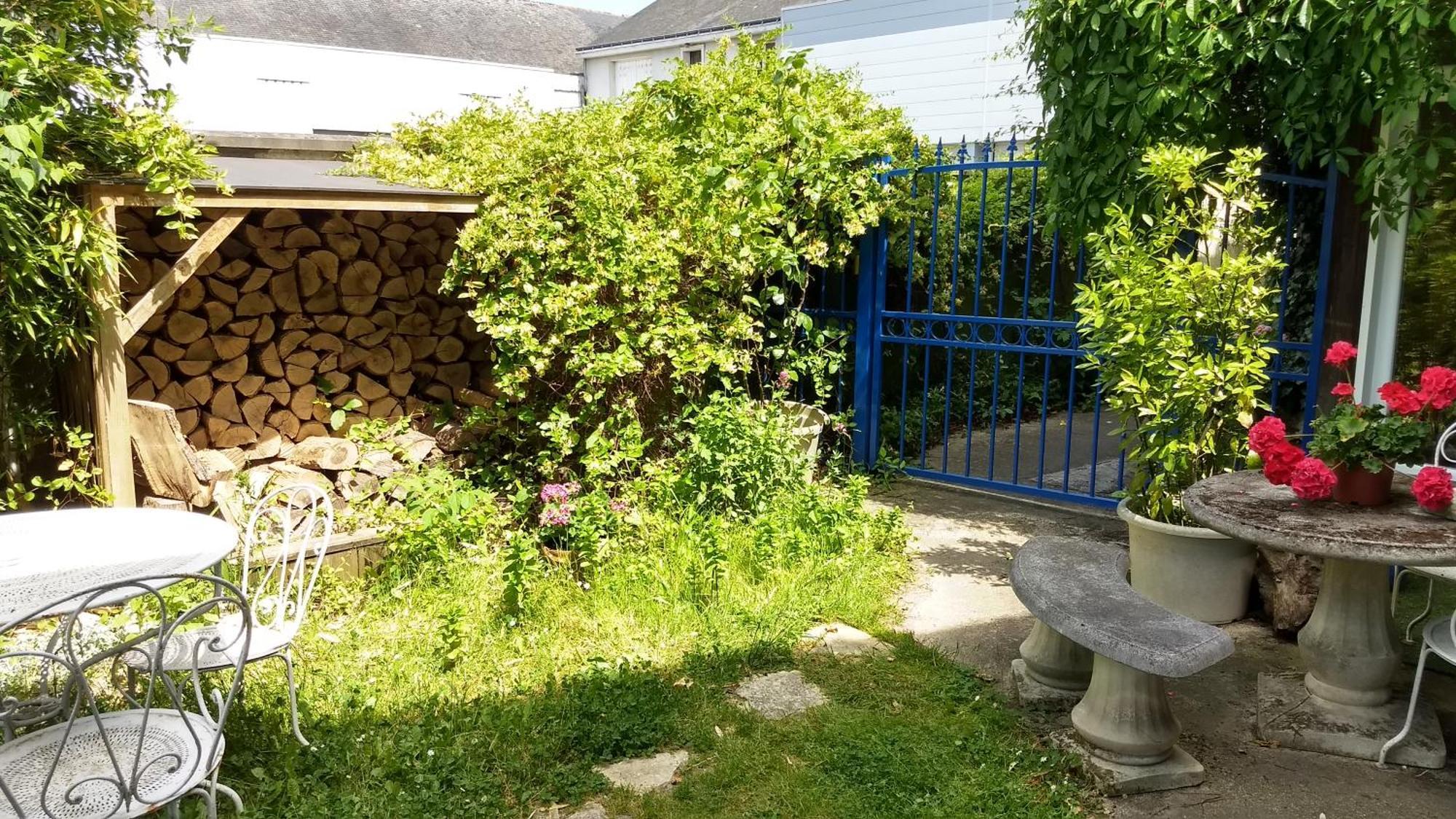 Logement Tranquille Et Frais Proche Gare Au Rdc Saumur Exterior foto